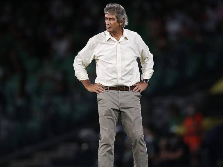 Manuel Pellegrini espera que Claudio Bravo siga en Betis: "Ojalá se quedara más años con nosotros"