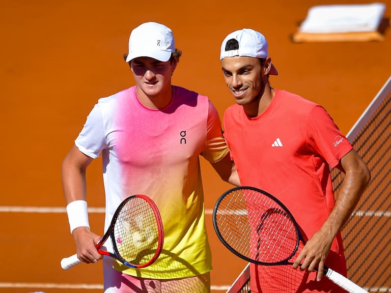 Tenista latinoamericano llamado a desplazar a Sinner y Alcaraz confesó que sufre una lesión crónica