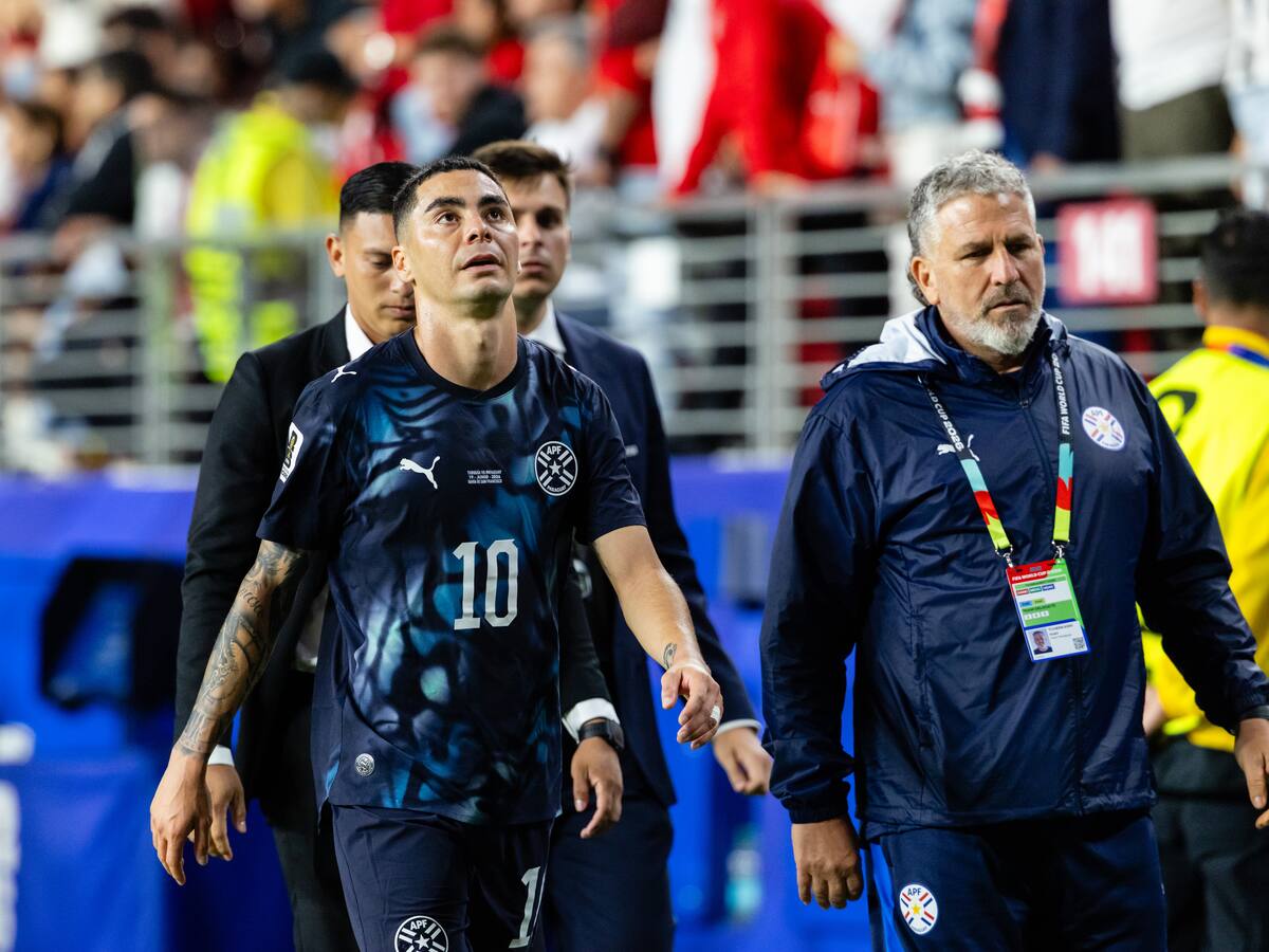 Las duras críticas de Paraguay contra el arbitraje en el Mundial 2026: “Estaban jugando con 12″