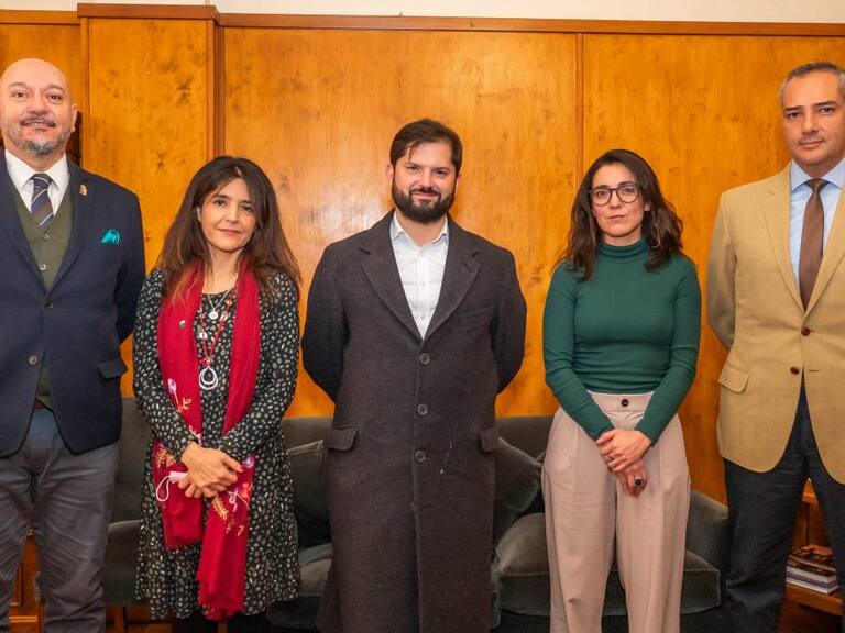 Presidente Boric realiza visita sorpresa a la Facultad de Derecho de la Universidad de Chile