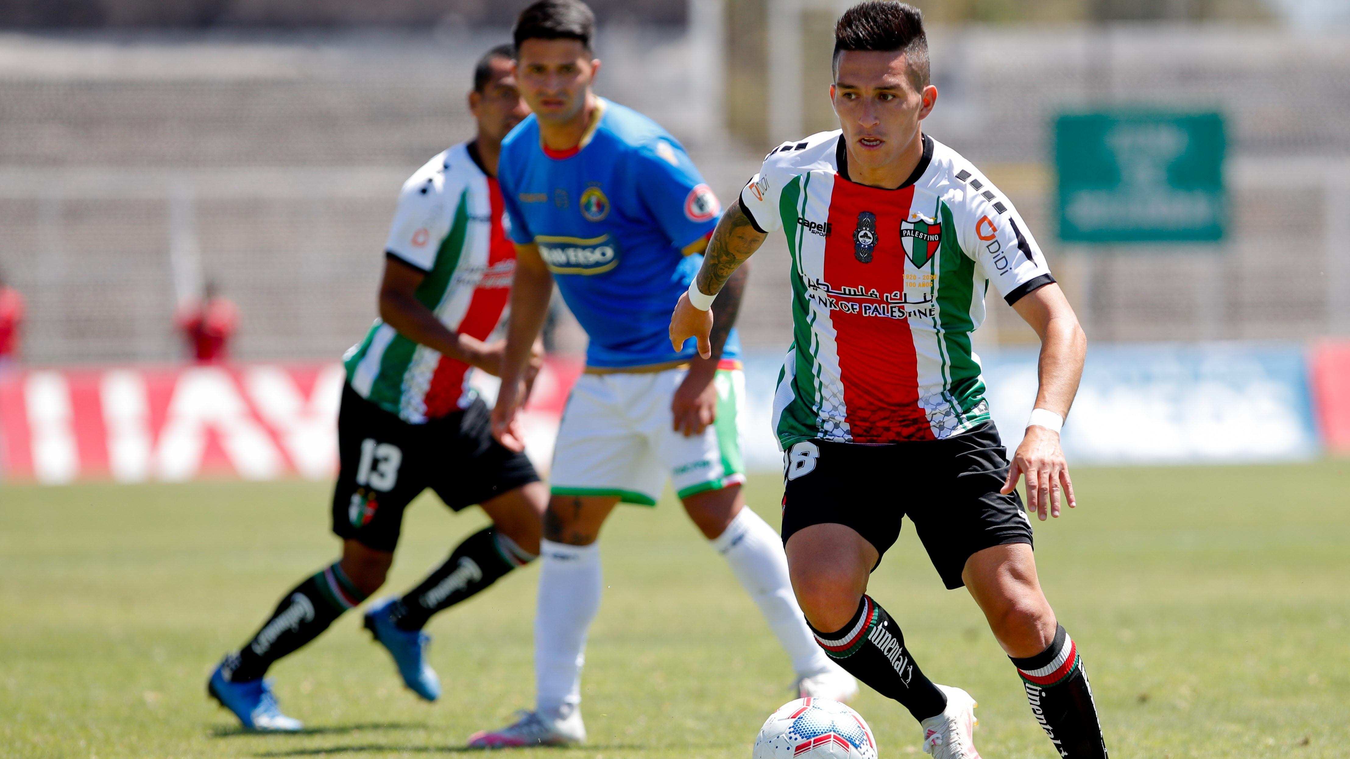 20 de Diciembre del 2020/SANTIAGOBryan Carrasco(d) ,durante el partido valido por la Vigésimo Quinta fecha del Campeonato Nacional AFP PlanVital 2020, entre Palestino vs Audax Italiano, disputado en el Estadio Municipal de la Cisterna.
FOTO:FRANCISCO LONGA/AGENCIAUNO