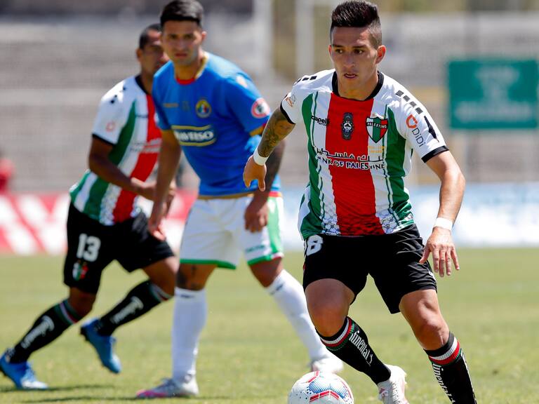 20 de Diciembre del 2020/SANTIAGOBryan Carrasco(d) ,durante el partido valido por la Vigésimo Quinta fecha del Campeonato Nacional AFP PlanVital 2020, entre Palestino vs Audax Italiano, disputado en el Estadio Municipal de la Cisterna.
FOTO:FRANCISCO LONGA/AGENCIAUNO