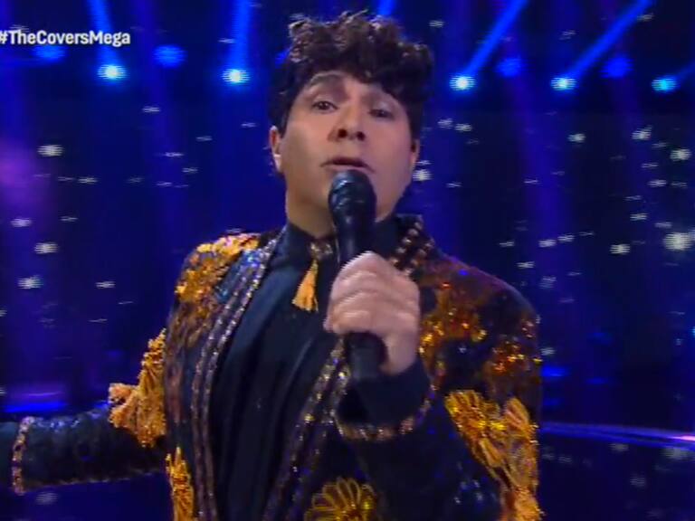 Presentación de Pastelito como Juan Gabriel en "The Covers"