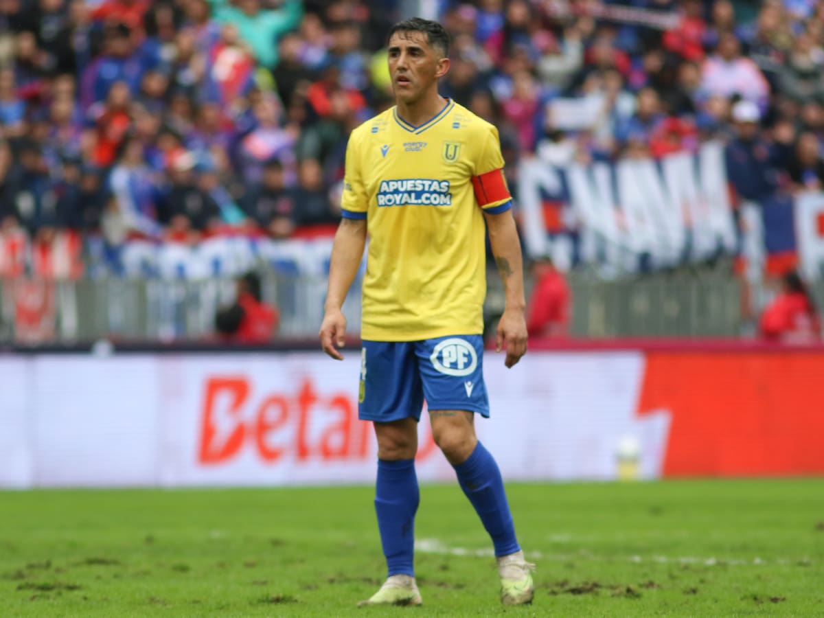 En plena lucha por el descenso: Osvaldo González arriesga varias fechas de sanción tras duro insulto contra árbitro