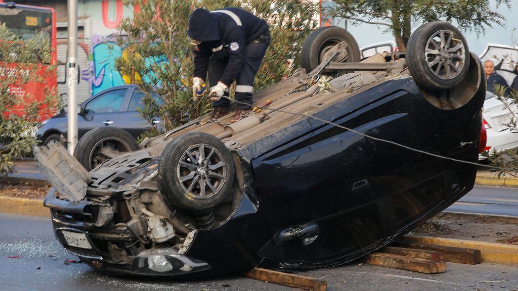 Accidente automovilístico, auto, volcado, 1024x576 jpg ok