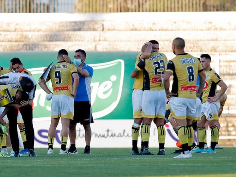 Coquimbo Unido se transformó en el segundo equipo descendido a la Primera B tras igualar ante Palestino