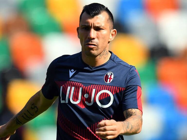 UDINE, ITALY - SEPTEMBER 29: Gary Medel of Bologna FC line up during the Serie A match between Udinese Calcio and Bologna FC at Stadio Friuli on September 29, 2019 in Udine, Italy.  (Photo by Alessandro Sabattini/Getty Images)