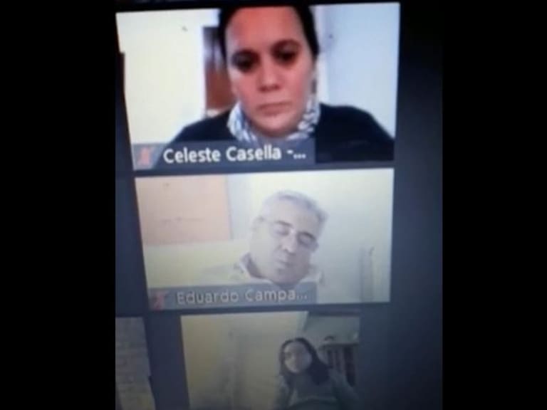 Intendente argentino se hizo viral por quedarse dormido en plena reunión virtual