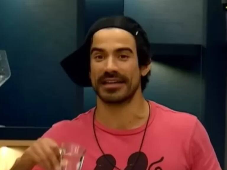 «Sacaron mi teléfono y le pusieron cosas a la Coni»: Sebastián Ramírez asegura que le hackearon su Instagram