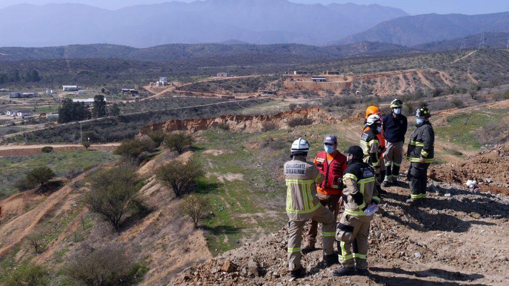 31 DE AGOSTO DE 2021/LIMACHELa menor de 16 años, Gabriela Castillo Sepúlveda se mantiene desaparecida en el sector del Fundo La Gloria en la comuna de Limache, personal policial, Bomberos y cercanos realizan un amplio operativo en su búsqueda.
FOTO: SANTIAGO MORALES/AGENCIAUNO