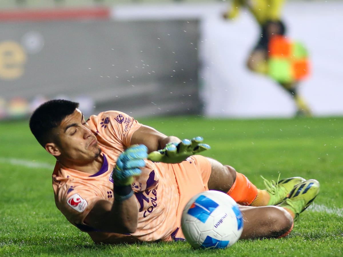 “Pasé hambre, frío, dormí con zapatillas, no tenía almohada ni frazadas... Me dijeron que no iba a ser jugador profesional”