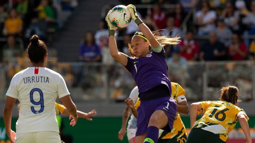 SYDNEY, AUSTRALIA - NOVEMBER 09: Christiane Endler of Chile takes a high ball during the International friendly match between the Australian Matildas and Chile at Bankwest Stadium on November 9, 2019 in Sydney, Australia. (Photo by Steve Christo - Corbis/Corbis via Getty Images)
