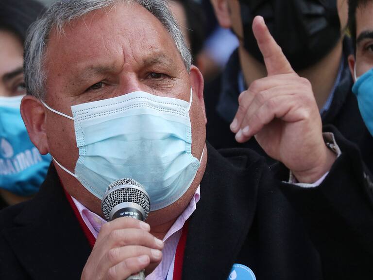 Gobernador regional de Valparaíso contra el delegado presidencial