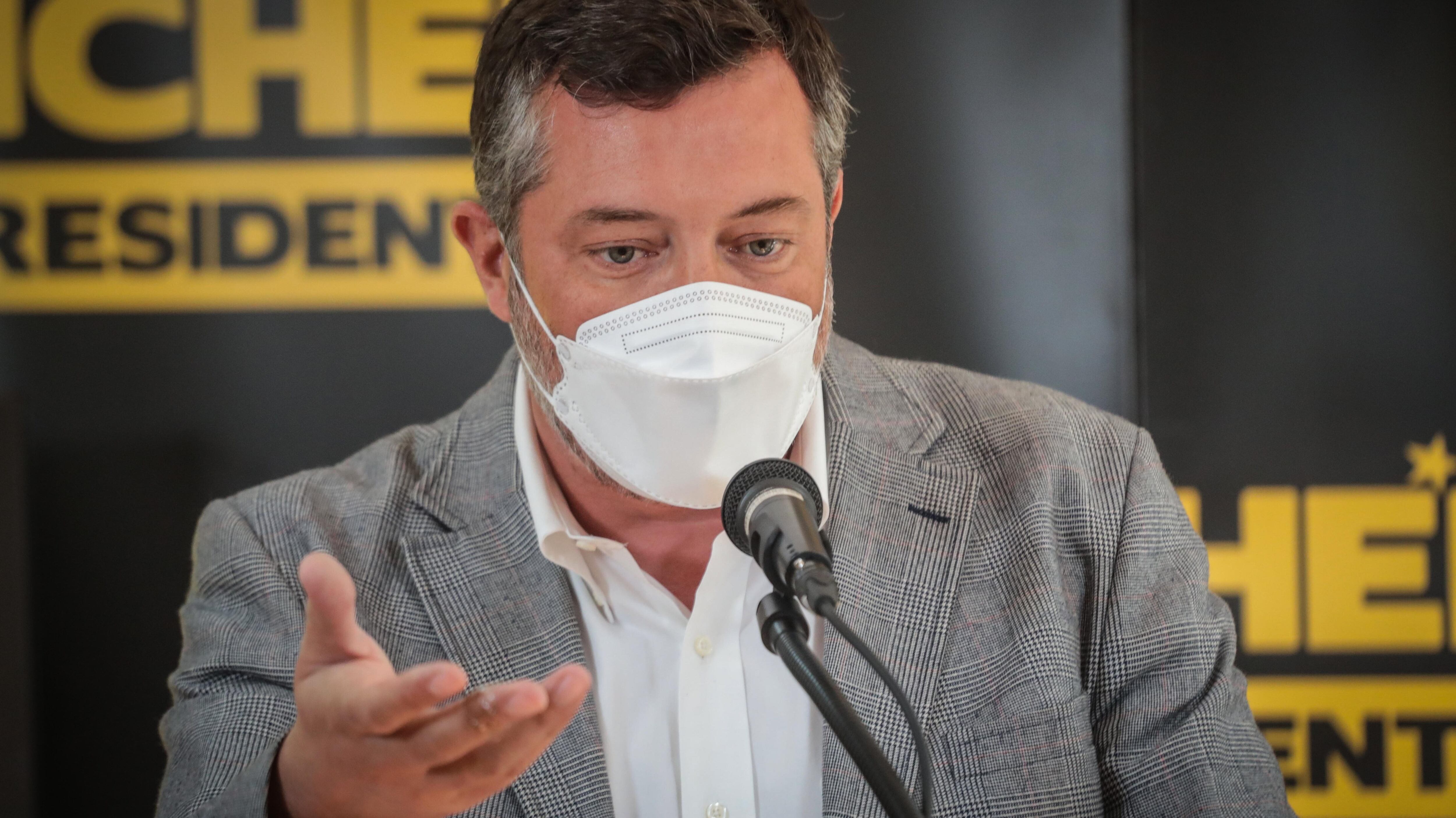 Sebastián Sichel reaccionó con molestia a entrevista a Saúl Iglesias