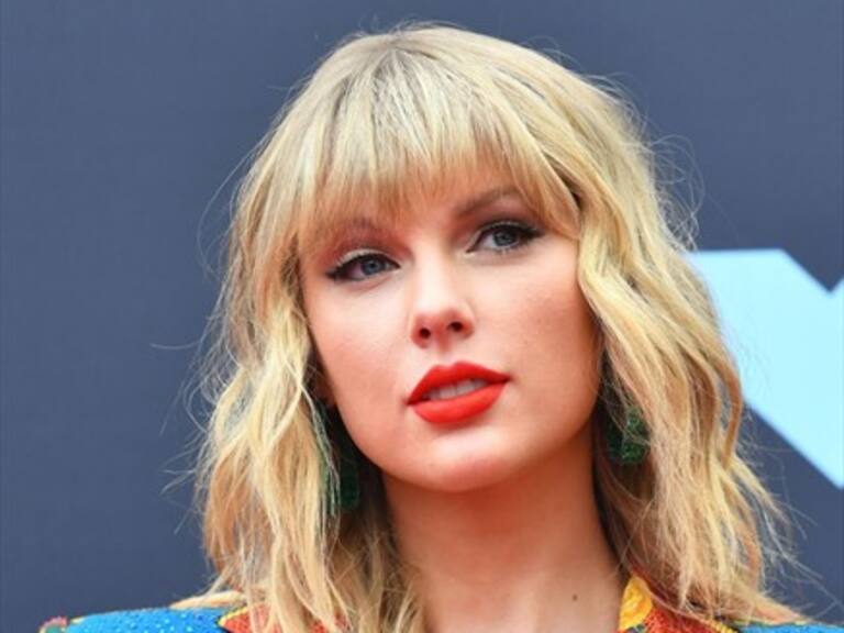 Jimmy Falloon mostró hilarante video de Taylor Swift anestesiada y llorando por un plátano