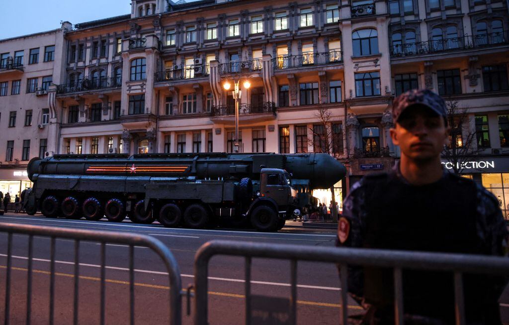 El ejército de Rusia transporta un misil balístico intercontinental en la previa de un desfile militar en Moscú. Imagen de archivo.