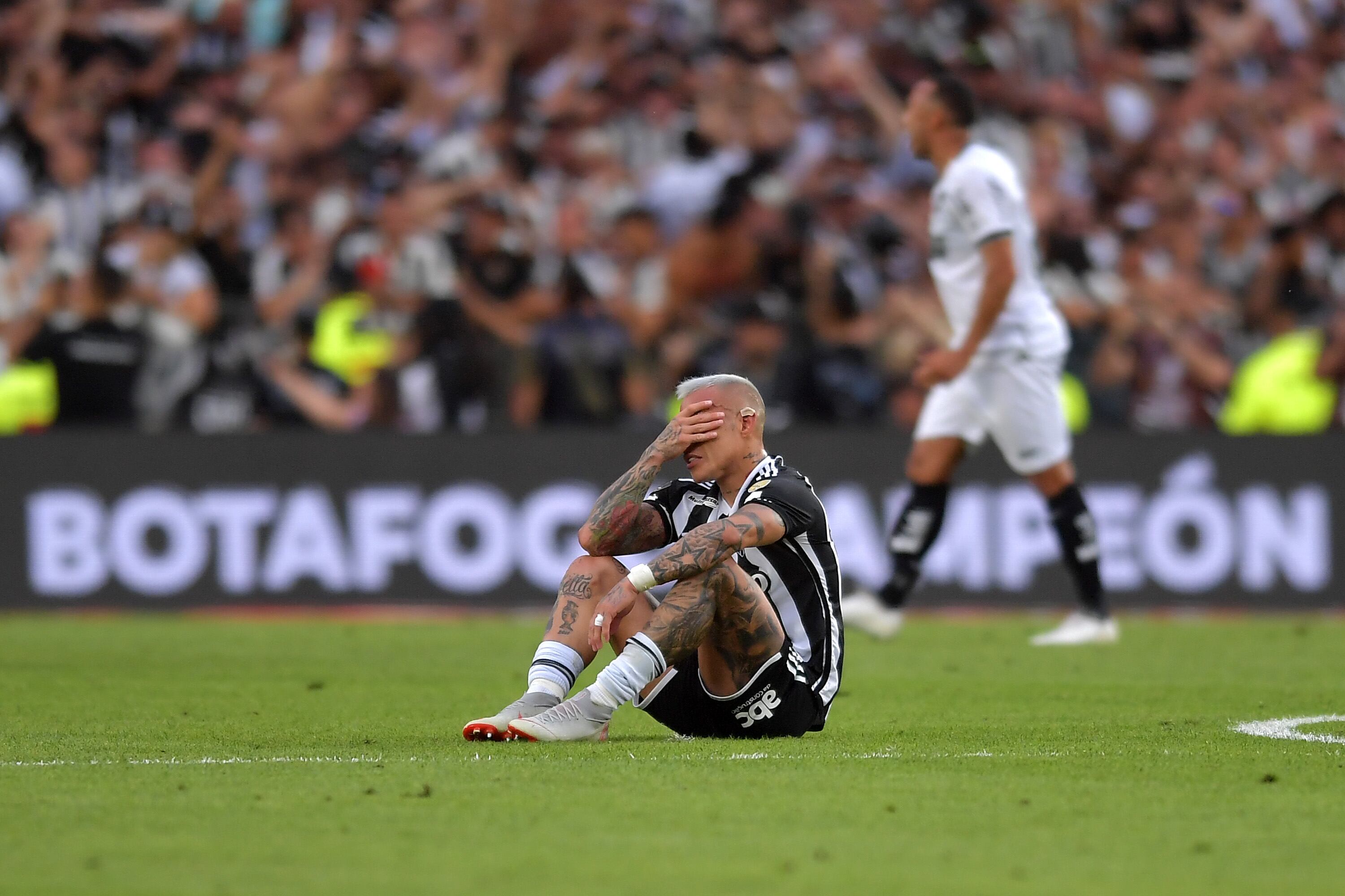 La amarga final de Eduardo Vargas en Copa Libertadores: marcó un gol, pero tuvo dos fallos increíbles | Getty Images
