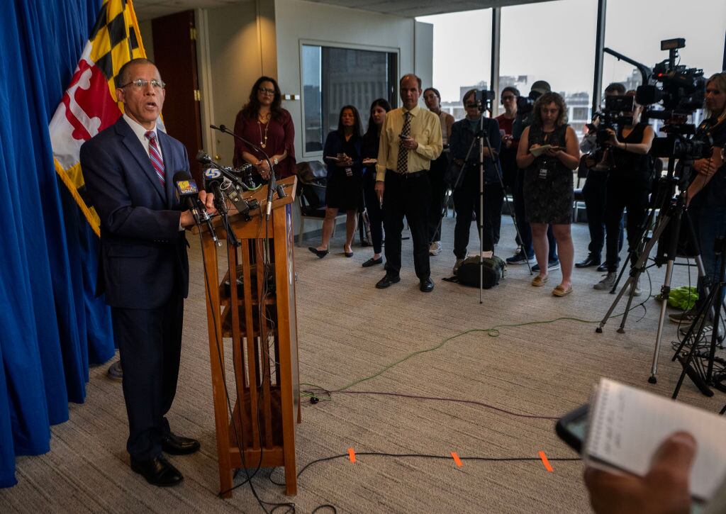 Fiscal general de Maryland, Anthony Brown, denuncia abusos de religiosos