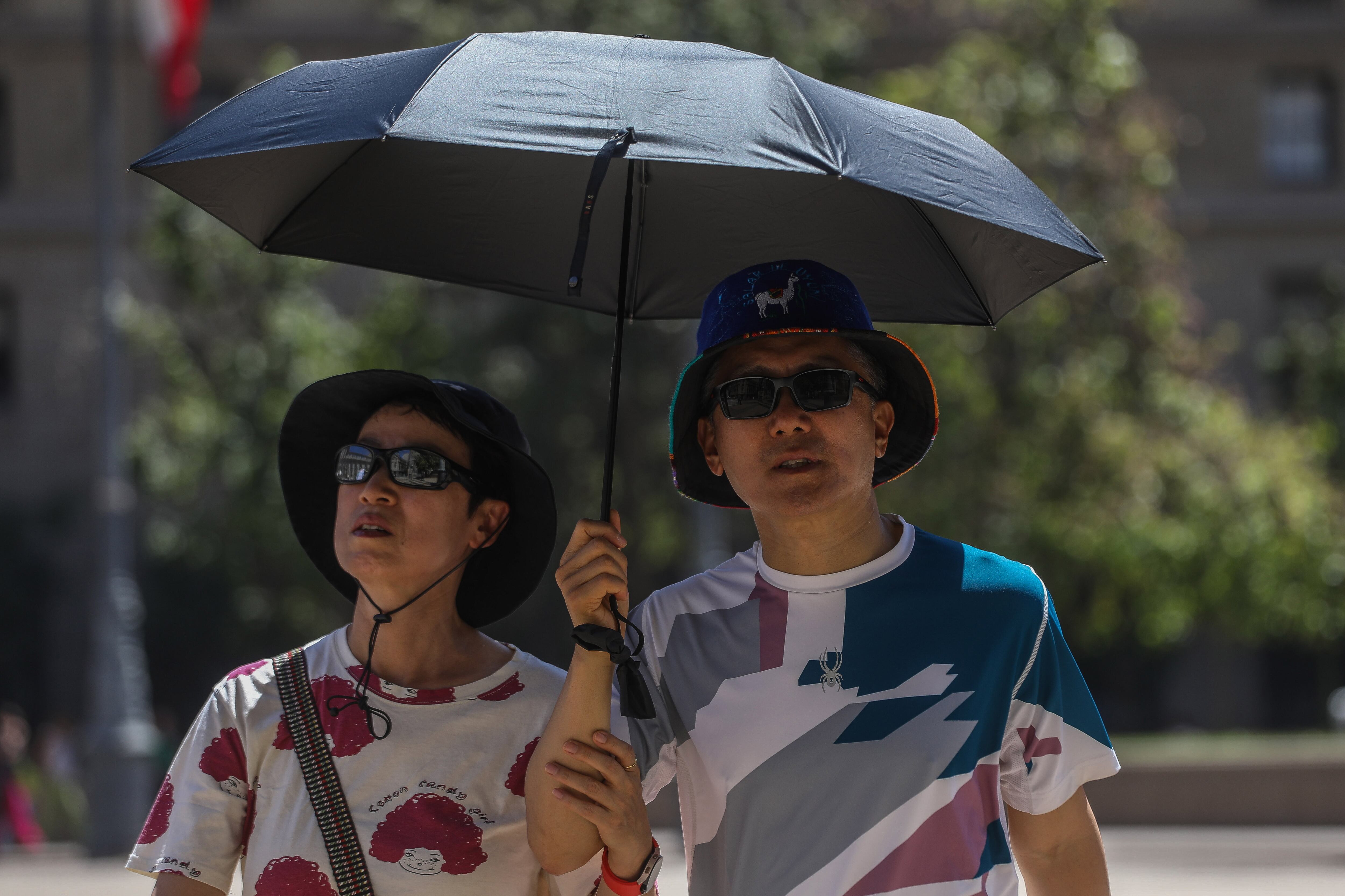 Comienza el “veroño” en Chile: pronostican ciclón con viento de hasta 100 km/h, lluvias y temperaturas de hasta 35ºC