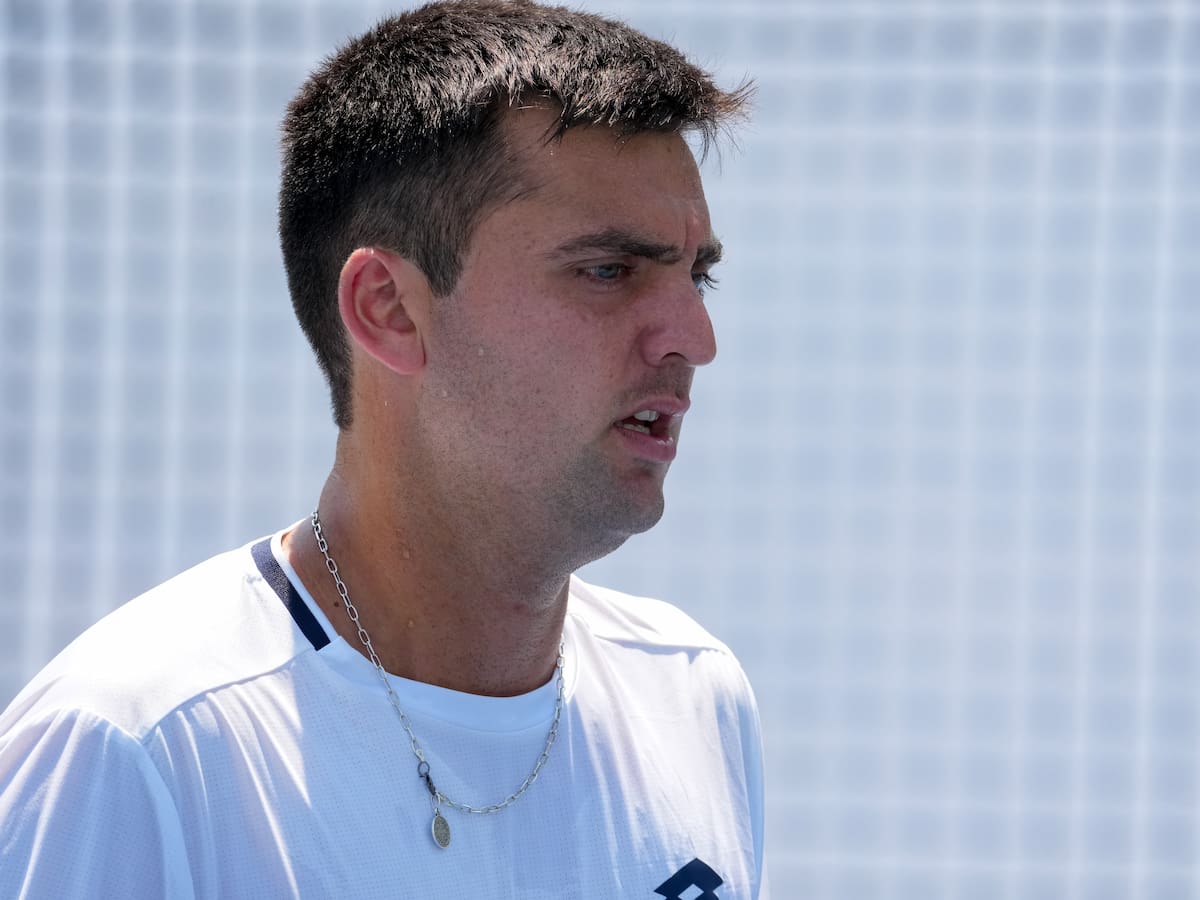 Tomás Barrios se derrumba en el peor momento y queda eliminado del Miami Open en primera ronda