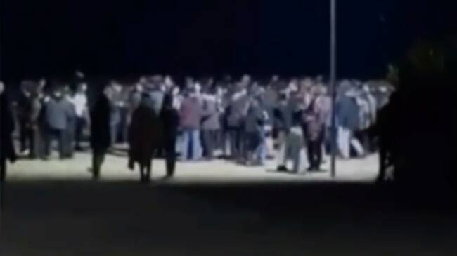 fiesta clandestina en la playa de Cachagua