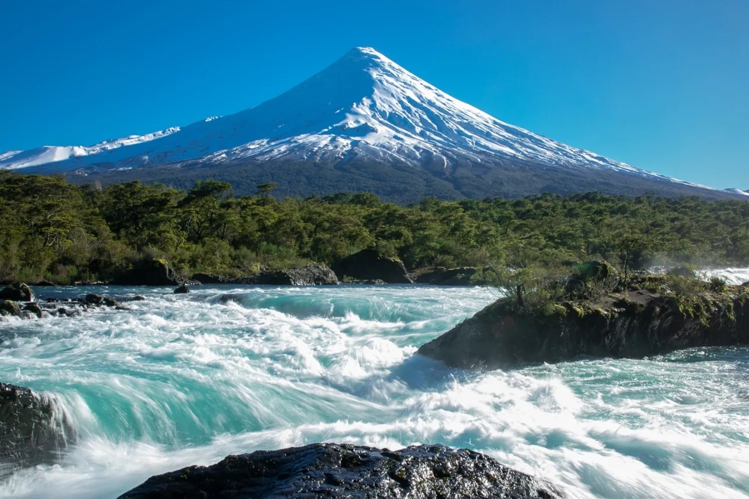 Viajes con todo incluido desde $180 mil: Sernatur abre 5.000 cupos para el programa Turismo Mujer y amplía rango de edad