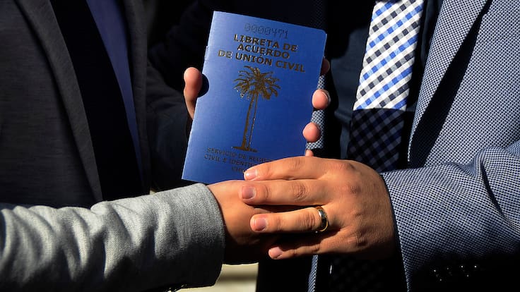 “Matrimonios de papel”: se duplican las solicitudes de residencia por unión civil de extranjeros irregulares
