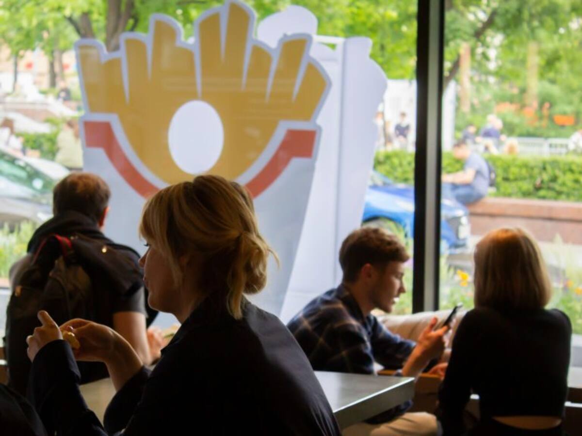 Crisis en los ex McDonald’s de Rusia: quitan papas fritas del menú producto de la escasez