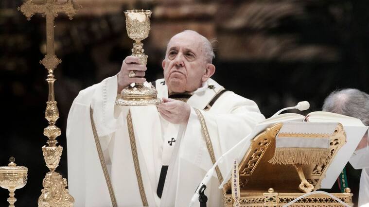 VATICAN CITY, VATICAN - JANUARY 06: Pope Francis celebrates the Solemnity of the Epiphany in St. Peter's Basilica on January 06, 2021 in Vatican City, Vatican. As the Church marks the feast of the Epiphany on Wednesday, Pope Francis joined Catholics around the world in praying the Angelus in live-streaming. (Photo by Vatican Pool/Getty Images)