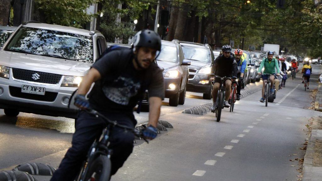 04 de Marzo del 2019/SANTIAGOAutomovilistas y ciclistas en Providencia durante el super lunes
FOTO:MARIO DAVILA/AGENCIAUNO
