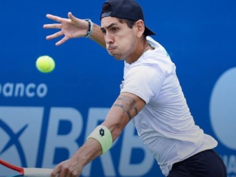 Alejandro Tabilo celebra su ingreso al top 100 clasificando a la final del Challenger de Brasilia