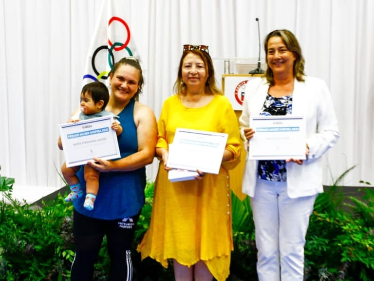 Comité Olímpico de Chile entrega el premio “Mujer Inspira 2023” en el 8M