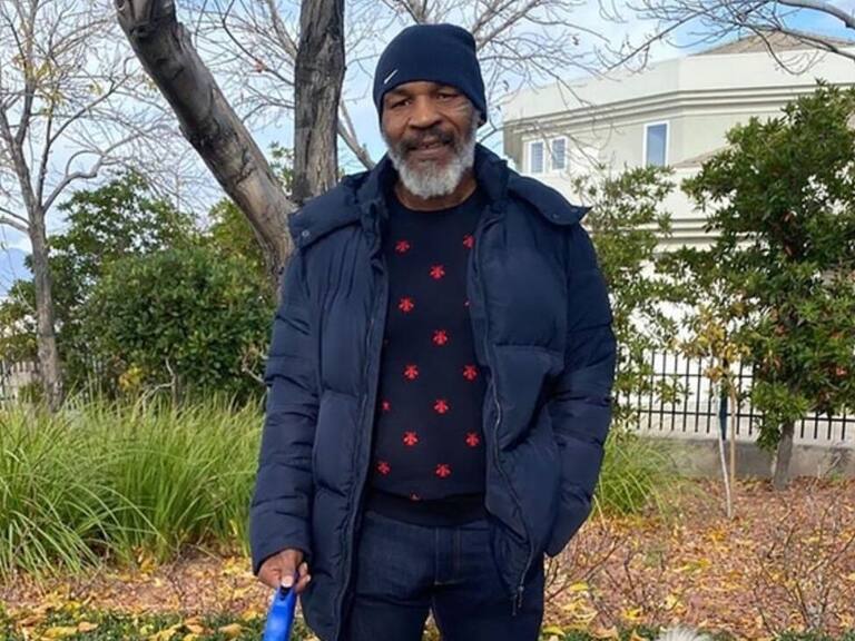 VIDEO | Mike Tyson se mantiene entrenando junto a su perro en cuarentena