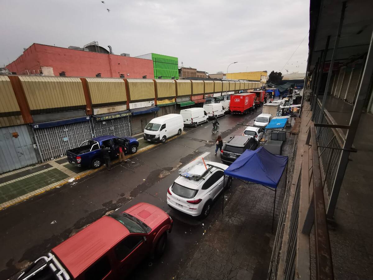 «Ellos no son víctimas»: los testimonios de locatarios establecidos de Meiggs ante desalojo de ambulantes