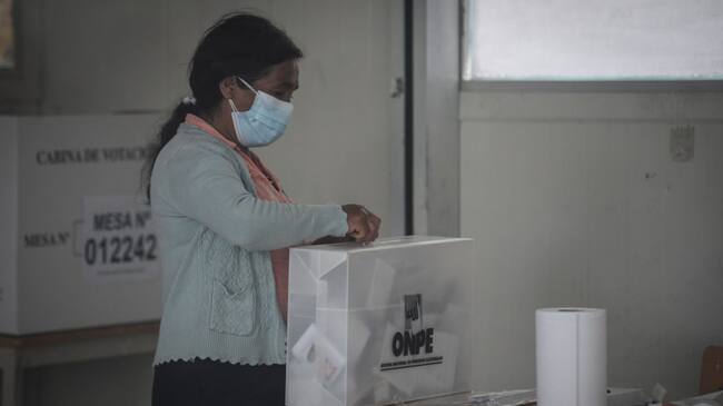 CAJAMARCA, PERU - JUNE 06: A female citizen of Cajamarca casts her vote on the day of elections between Keiko Fujimori and Pedro Castillo in Cajamarca, Peru on June 06, 2021. (Photo by Stringer/Anadolu Agency via Getty Images)