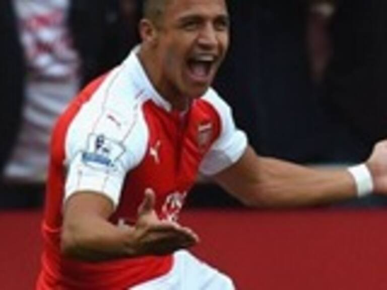 Alexis Sánchez marcó el primero del Arsenal con un cabezazo bombeado