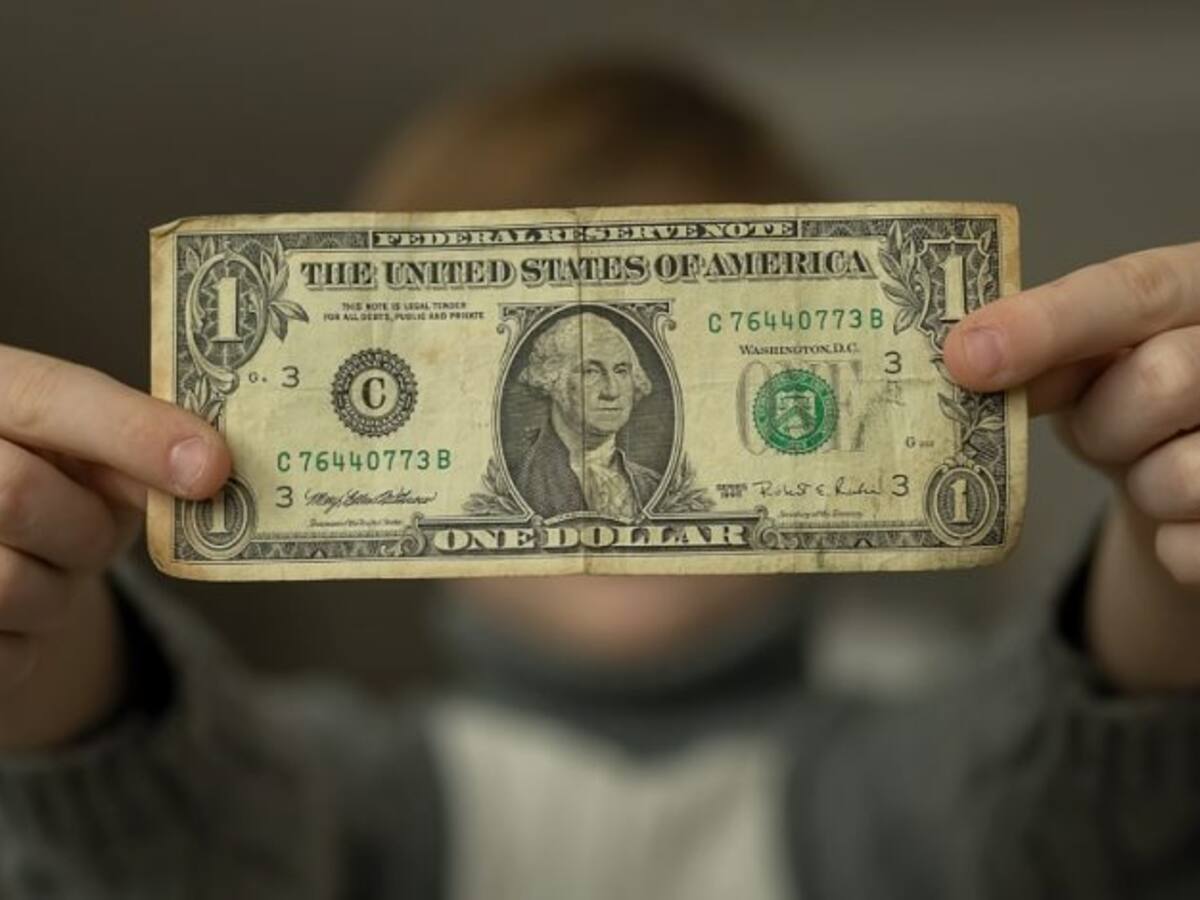 Dólar en Chile: divisa abre a la baja y se acerca a los $800