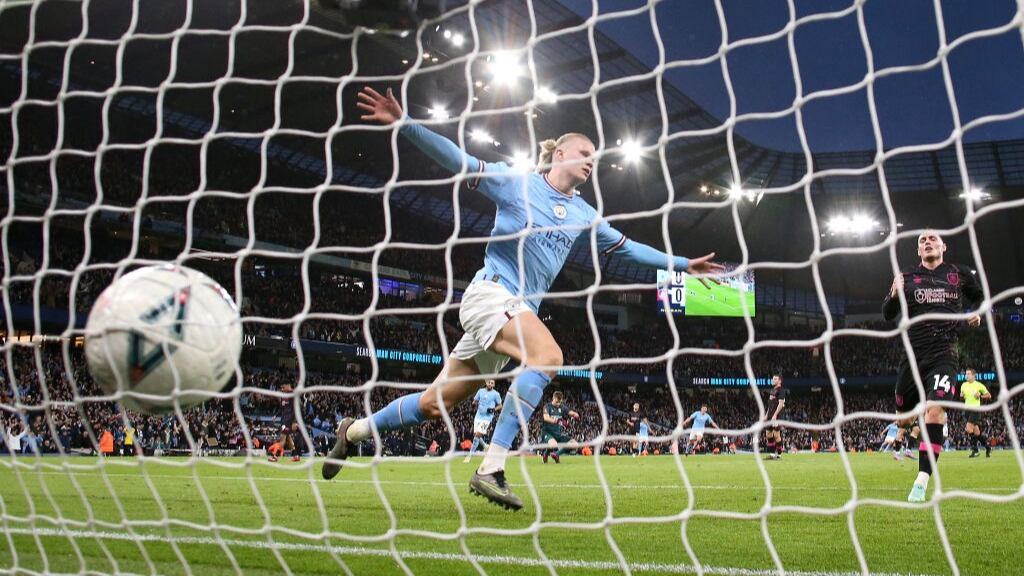 Erling Haaland completó 9 goles en una semana y pavimenta el paso del Manchester City a semifinales de la FA Cup