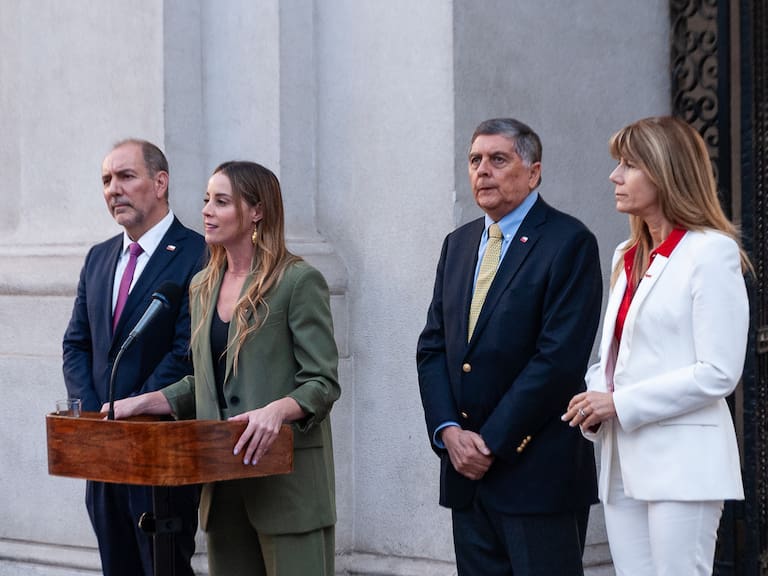 Agencia UNO | De izquierda a derecha, el ministro de Transportes, Louis de Grange, la ministra vocera de Gobierno, Mara Sedini, el ministro del Interior, Claudio Alvarado, y la ministra de Energía, Ximena Rincón.