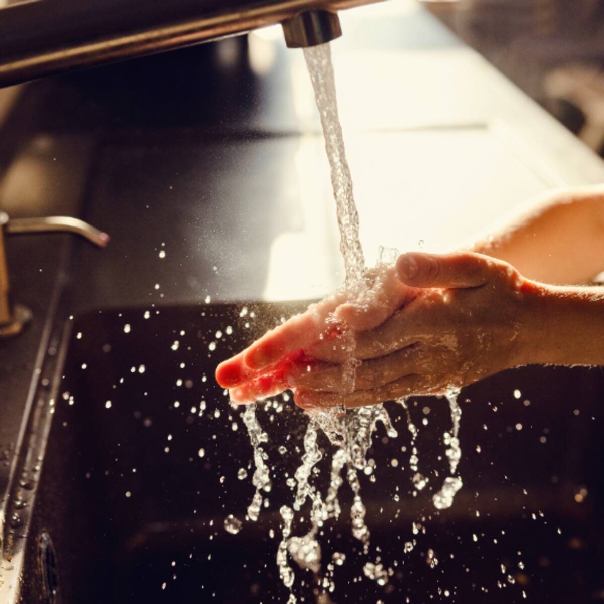 Hasta por 10 horas: anuncian cortes de agua en 2 comunas de Santiago durante este miércoles 5 de agosto