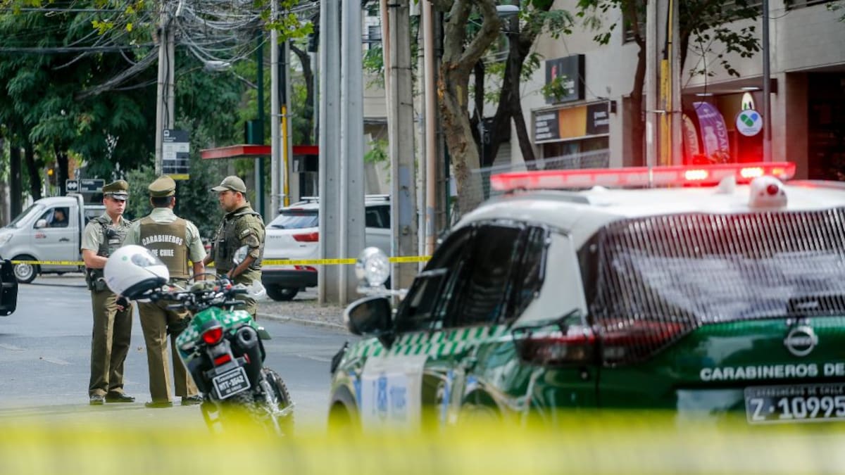 Carabinero de franco abate a delincuente tras robo contra pareja en Quilicura: sujeto le apuntó con un arma