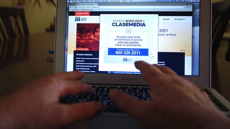 18 de abril del 2021/SantiagoLa pagina web de SII presenta retraso para postulación del bono Clase media
FOTO: KARIN POZO/AGENCIAUNO