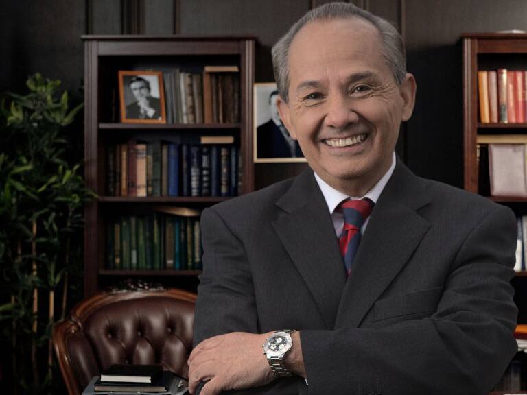 Economista y exgerente de desaparecida línea LAW se lanza como candidato presidencial