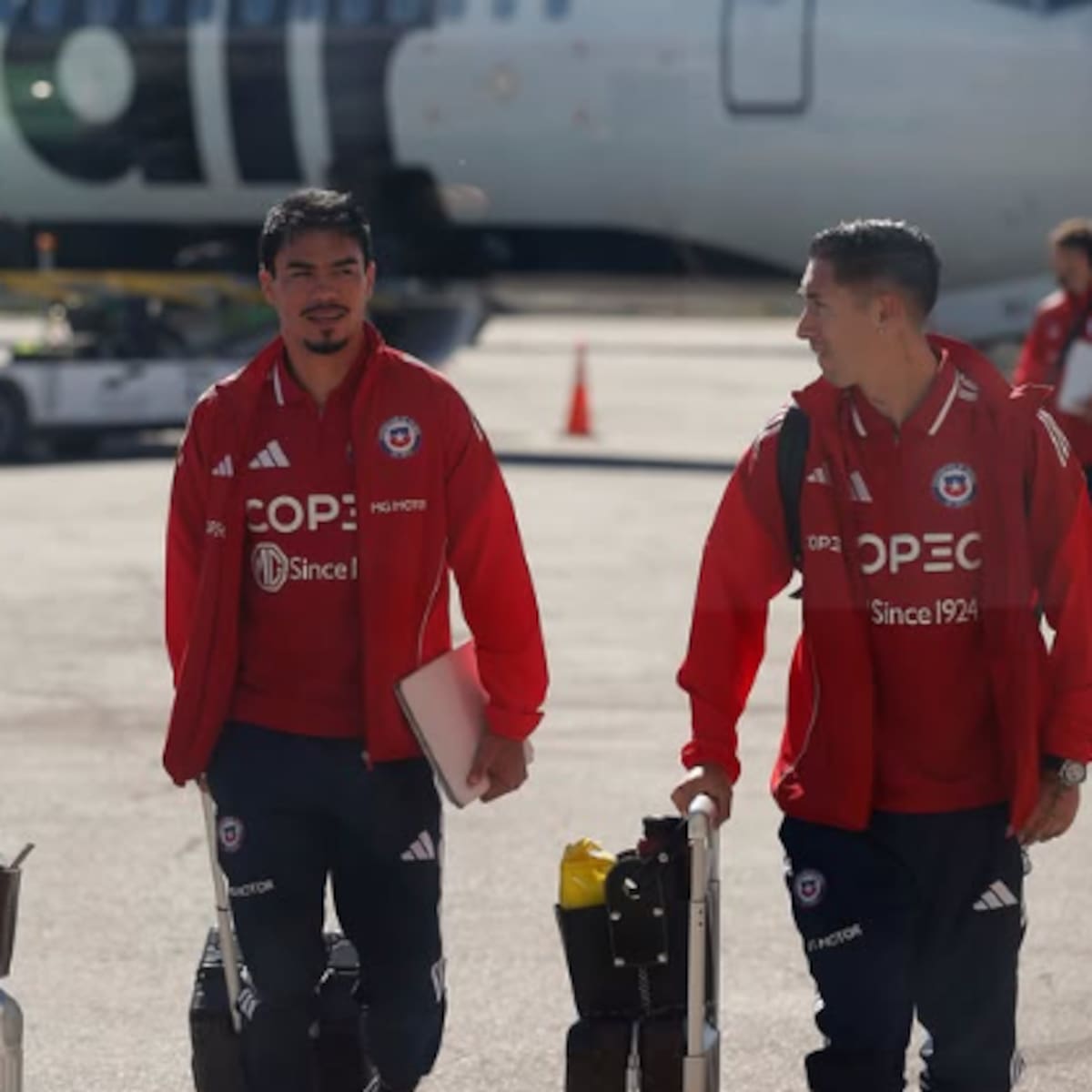 Visita especial: exentrenador de La Roja apareció en la última práctica de Chile antes de enfrentar a Canadá