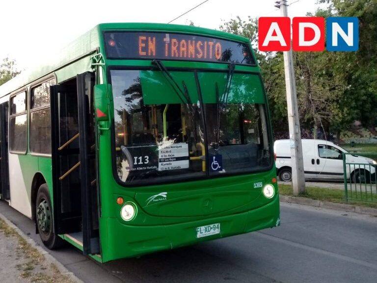 Mujer y su hijo de 5 años resultaron heridos tras apedreo a bus del Transantiago en Cerrillos