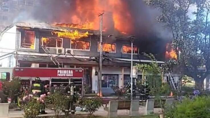 Investigan incendio que dejó 4 personas fallecidas y dos tiendas destruidas en el centro de Puerto Varas