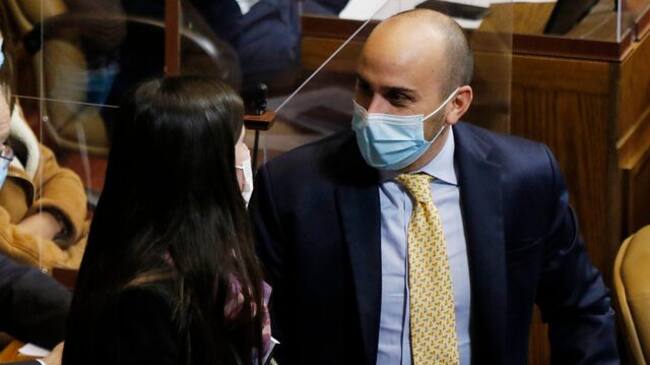 "Estoy esperando el contenido": Diputado RN Andrés Longton admitió no haber leído el borrador de la Nueva Constitución