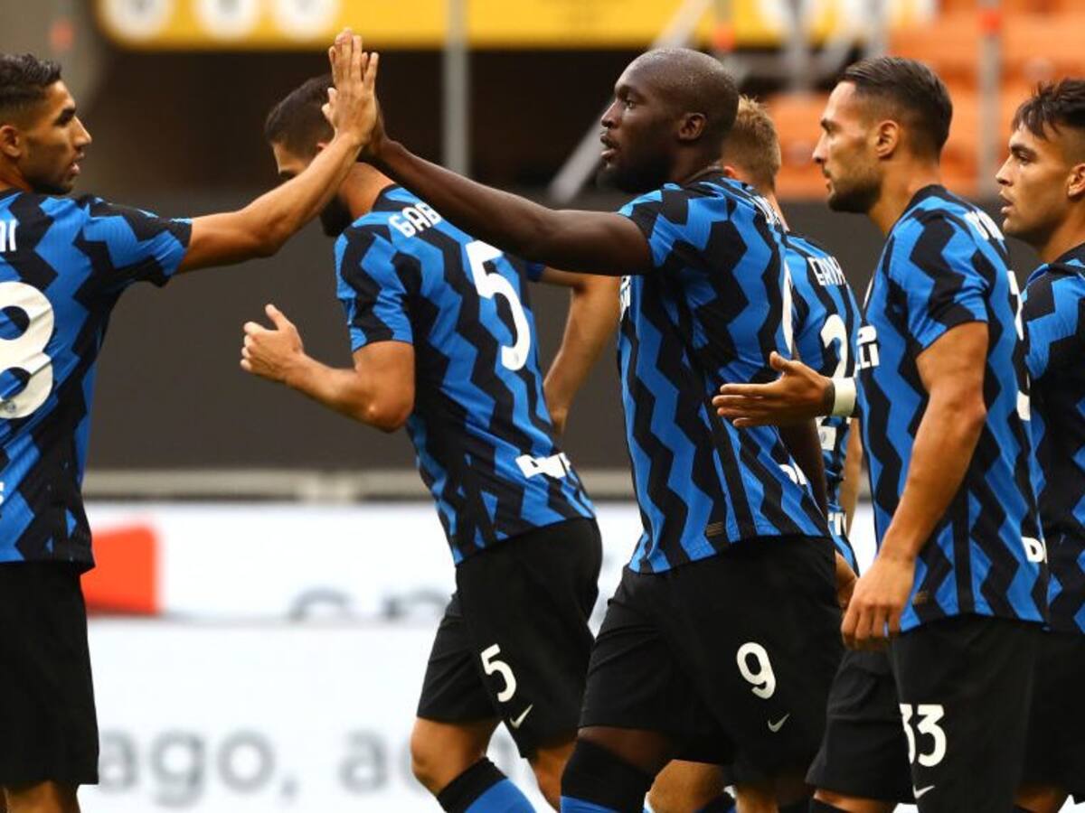 Compañero de Alexis y Arturo Vidal dio positivo por Covid-19 a horas del debut del Inter en Champions League