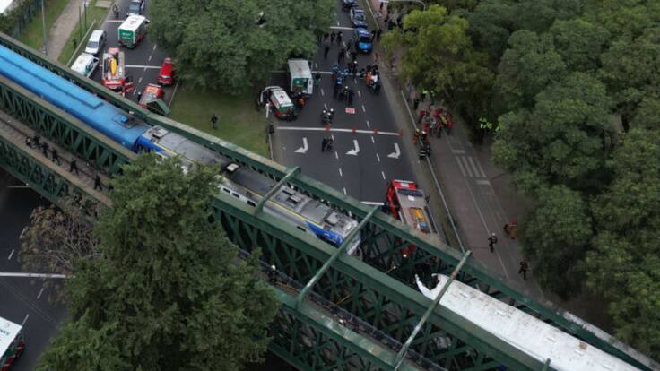 Choque de trenes en Argentina deja casi un centenar de personas heridas
