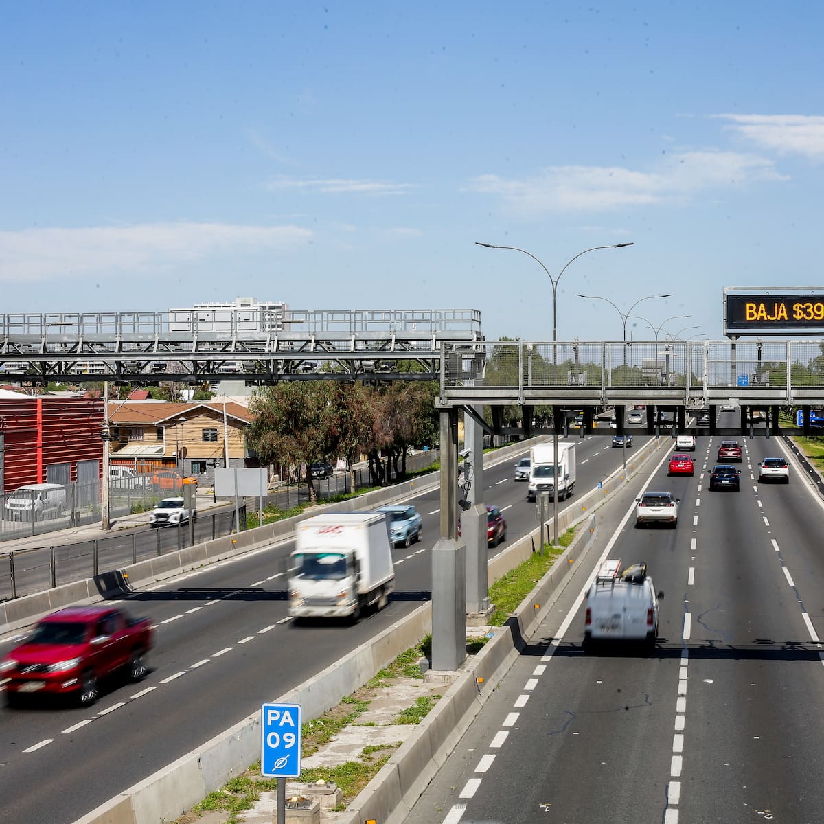 “Nunca ha sido transparente”: experto cuestiona los acuerdos detrás de la rebaja de las autopistas
